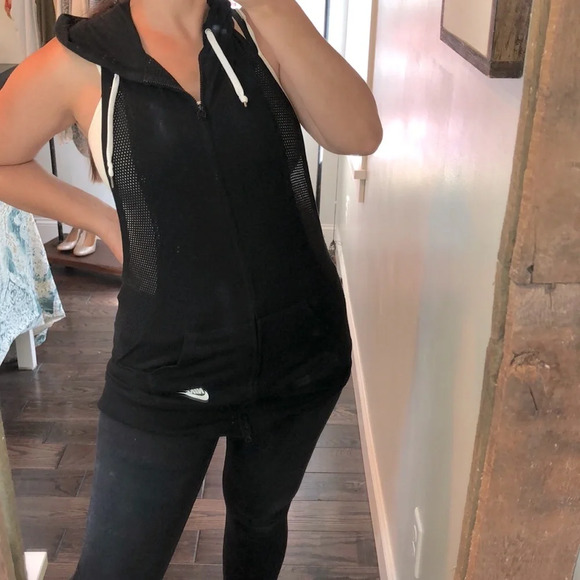 Nike small open back mesh gym athleisure jacket - Picture 1 of 4